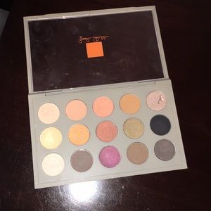MAC 15 eyeshadow Palette